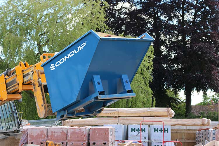 autolock self tipping skip on a telehander